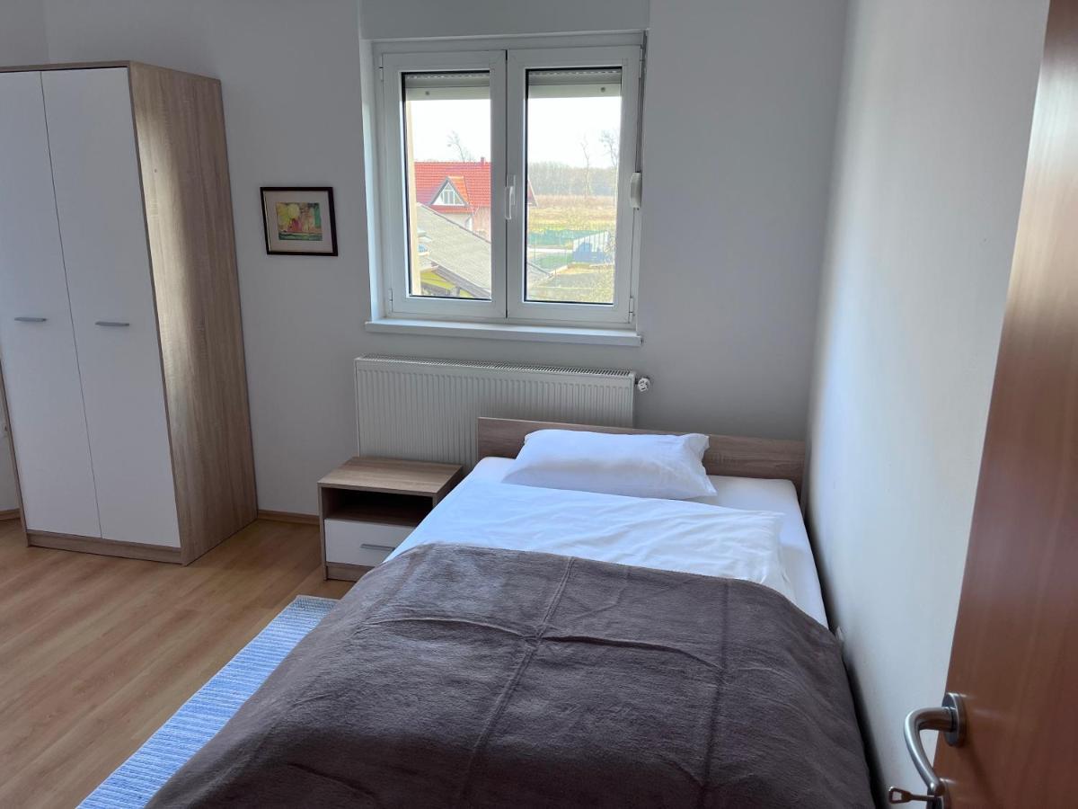 Apartman Magnolia Petrovina Turopoljska Exterior foto